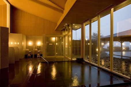 Public bath. The Prince Hakone Lake Ashinoko