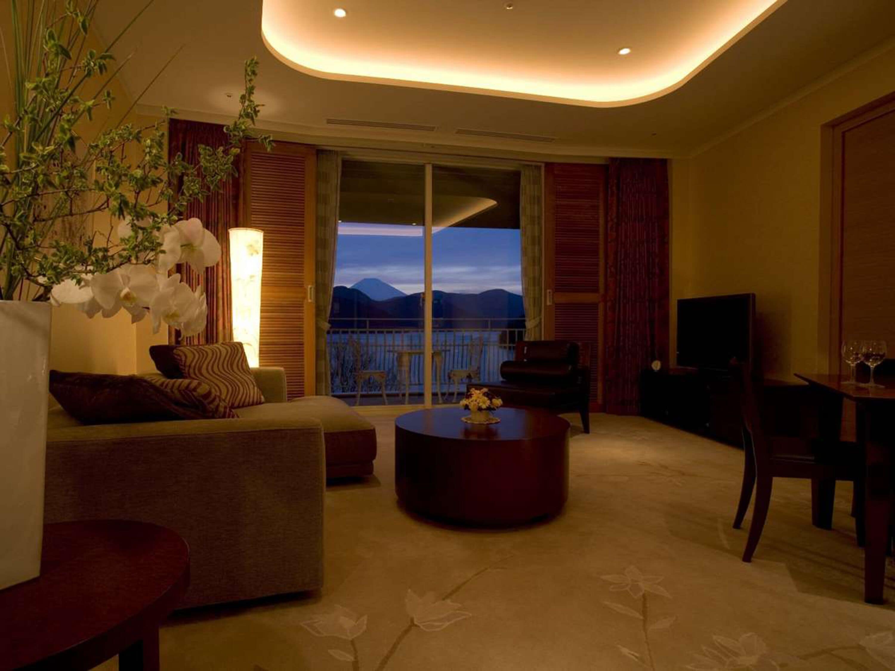 Suite Room, Non Smoking | In-room safe, desk, laptop workspace, blackout curtains