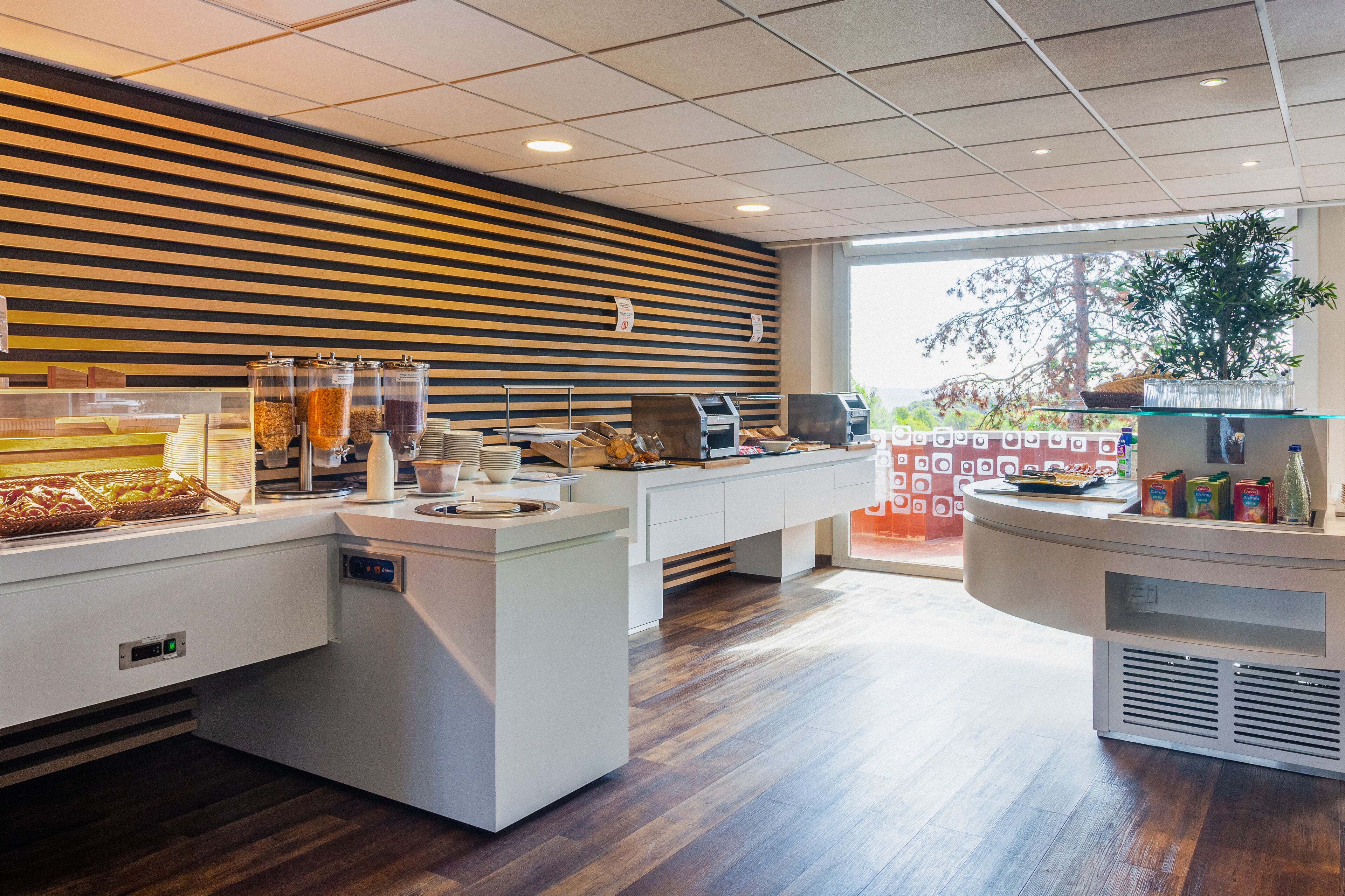 Morgenmadsbuffet hver dag (9 EUR pr. person)