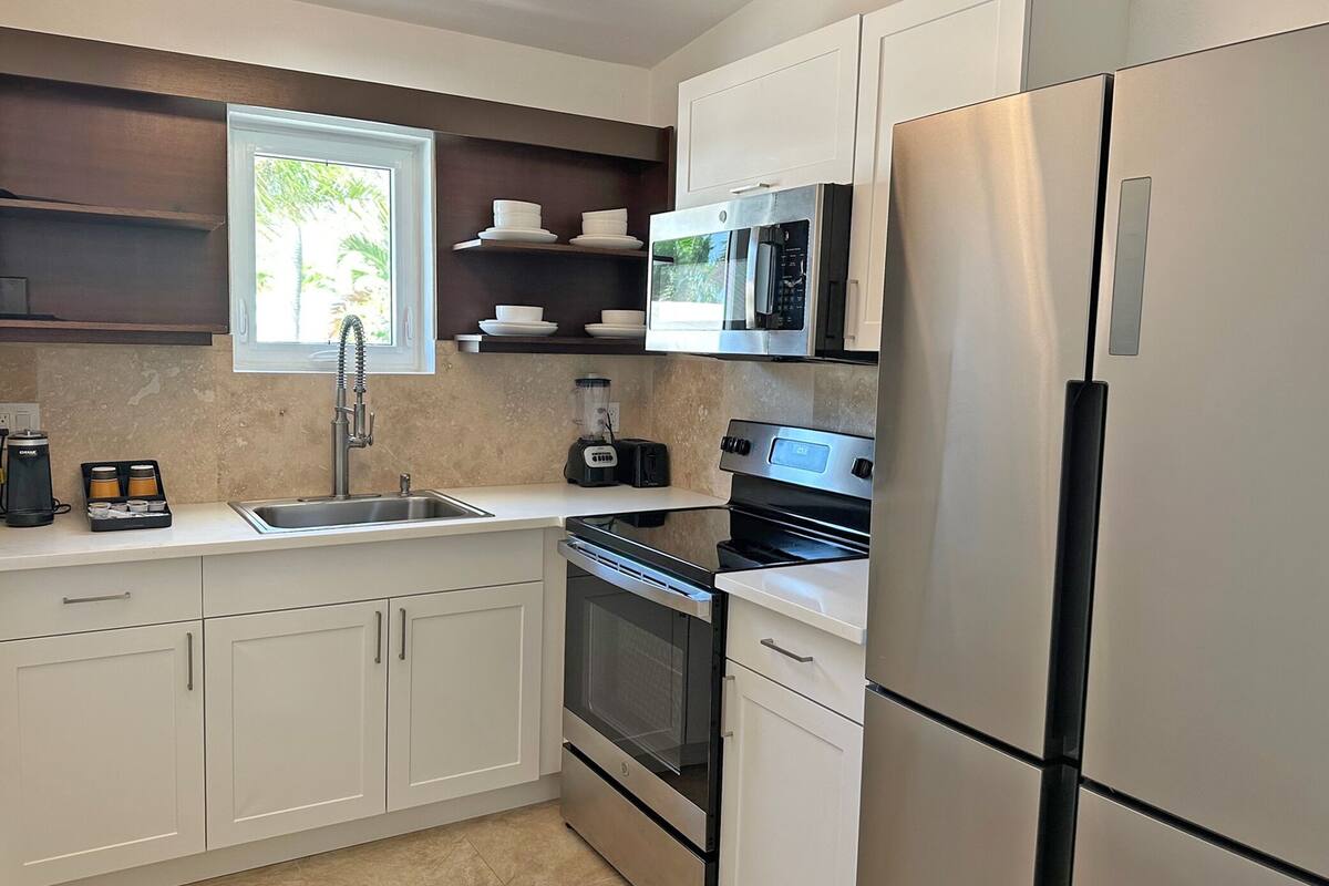 premium villa, 2 bedrooms, kitchen | private kitchen | microwave, coffee/tea maker