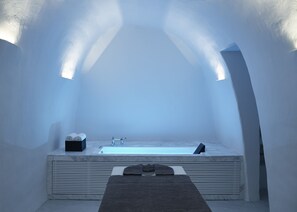 Couples treatment room(s), sauna, hot tub, body treatments, hydrotherapy