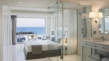 Island Suite Seafront | Bathroom shower