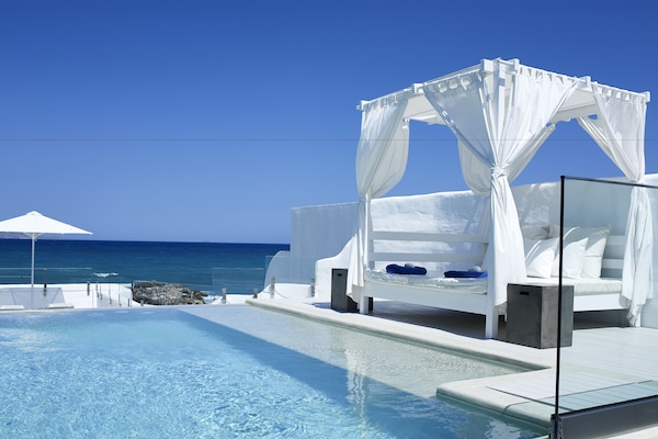 Spa Suite Waterfront with Private Heated Pool | Vistas desde la habitación