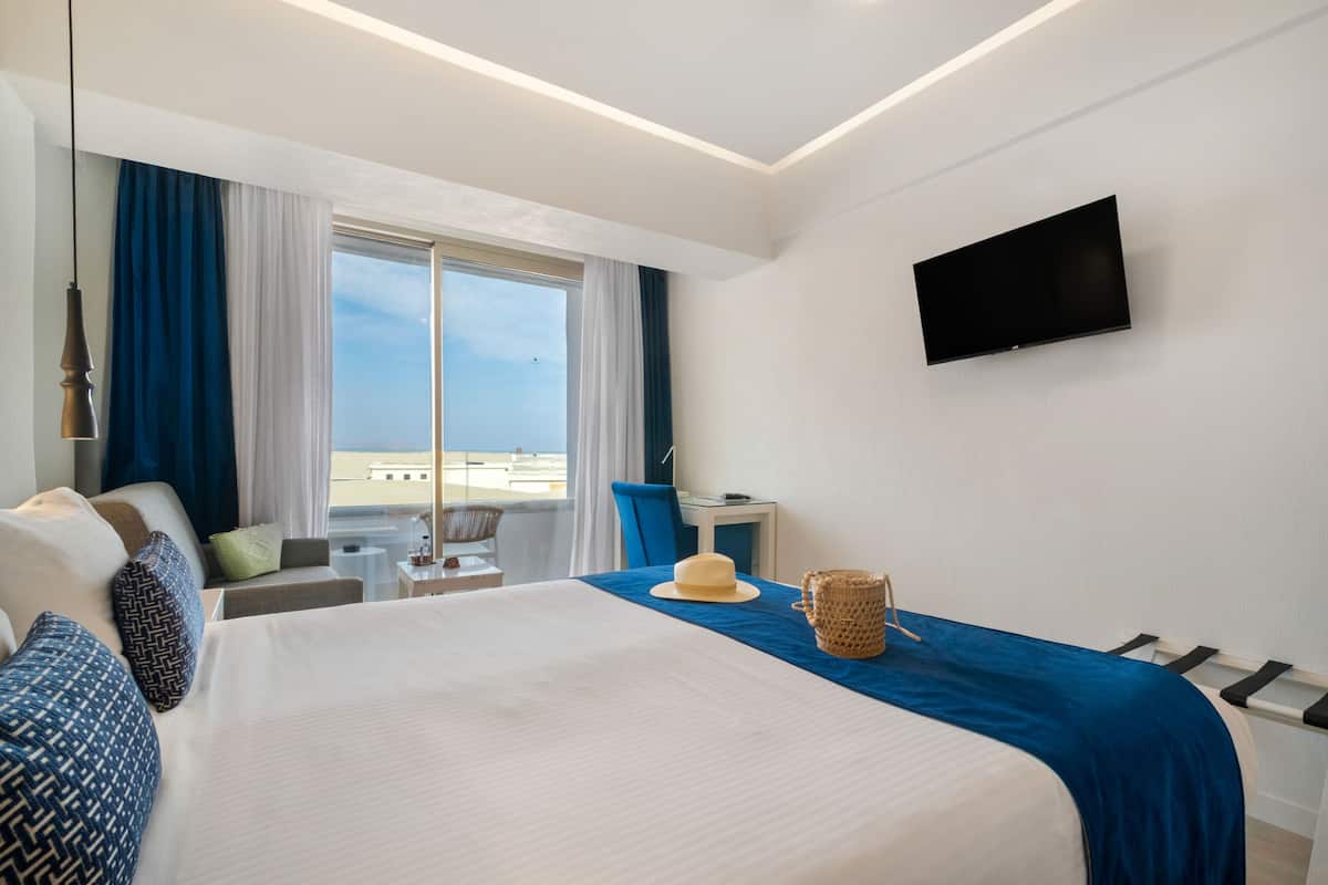 Habitación doble clásica | Ropa de cama de alta calidad y minibar