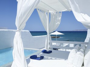 Spa Suite Waterfront with Private Heated Pool | 露台