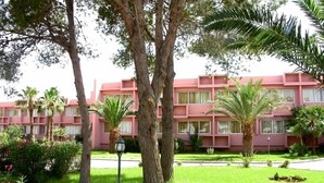 Área de juegos infantiles al aire libre