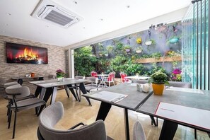 Terrace/patio - Beyond Hotel - Boutique Class - Special Class (Izmir)