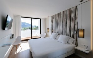 Premium bedding, memory-foam beds, minibar, in-room safe - Hotel Bordoy Alcudia Bay - Adults Only (AlcĂșdia)