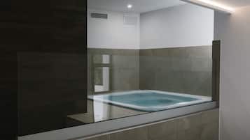 Bañera de hidromasaje interior