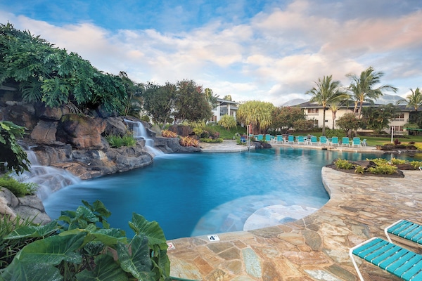 2 outdoor pools