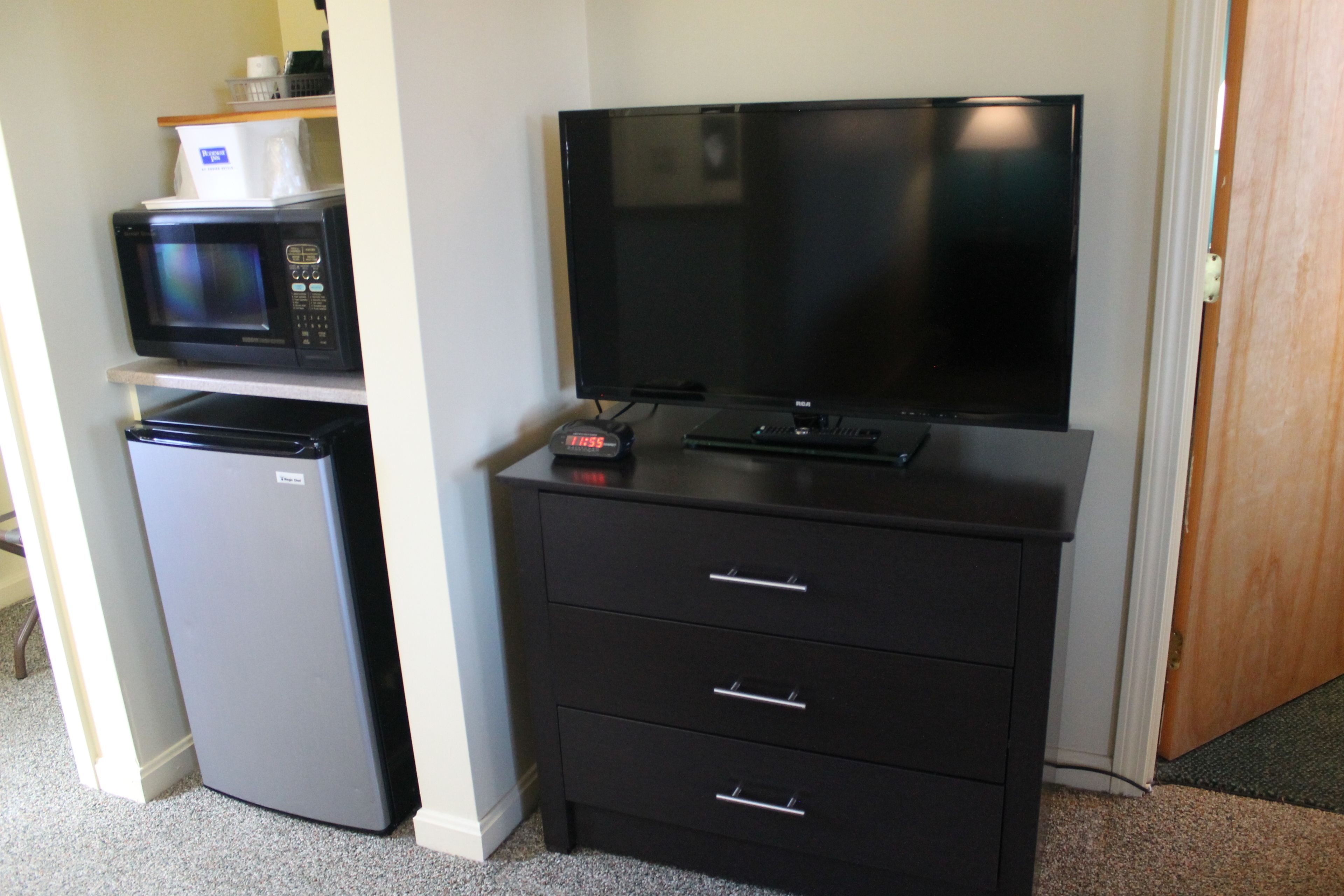 Suite, 2 Queen Beds, Non Smoking | Premium bedding, desk, iron/ironing board, free WiFi