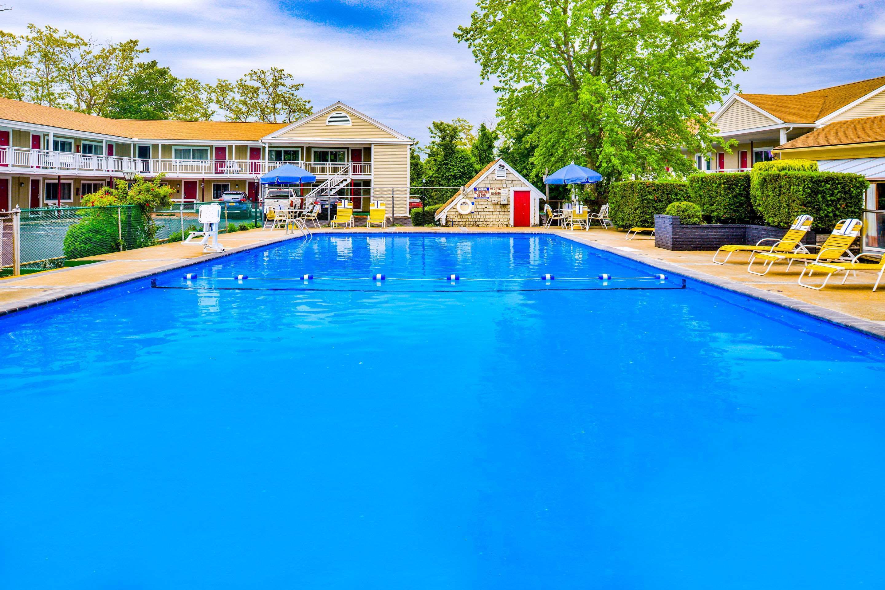 Seasonal outdoor pool