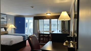 Ropa de cama de alta calidad y escritorio