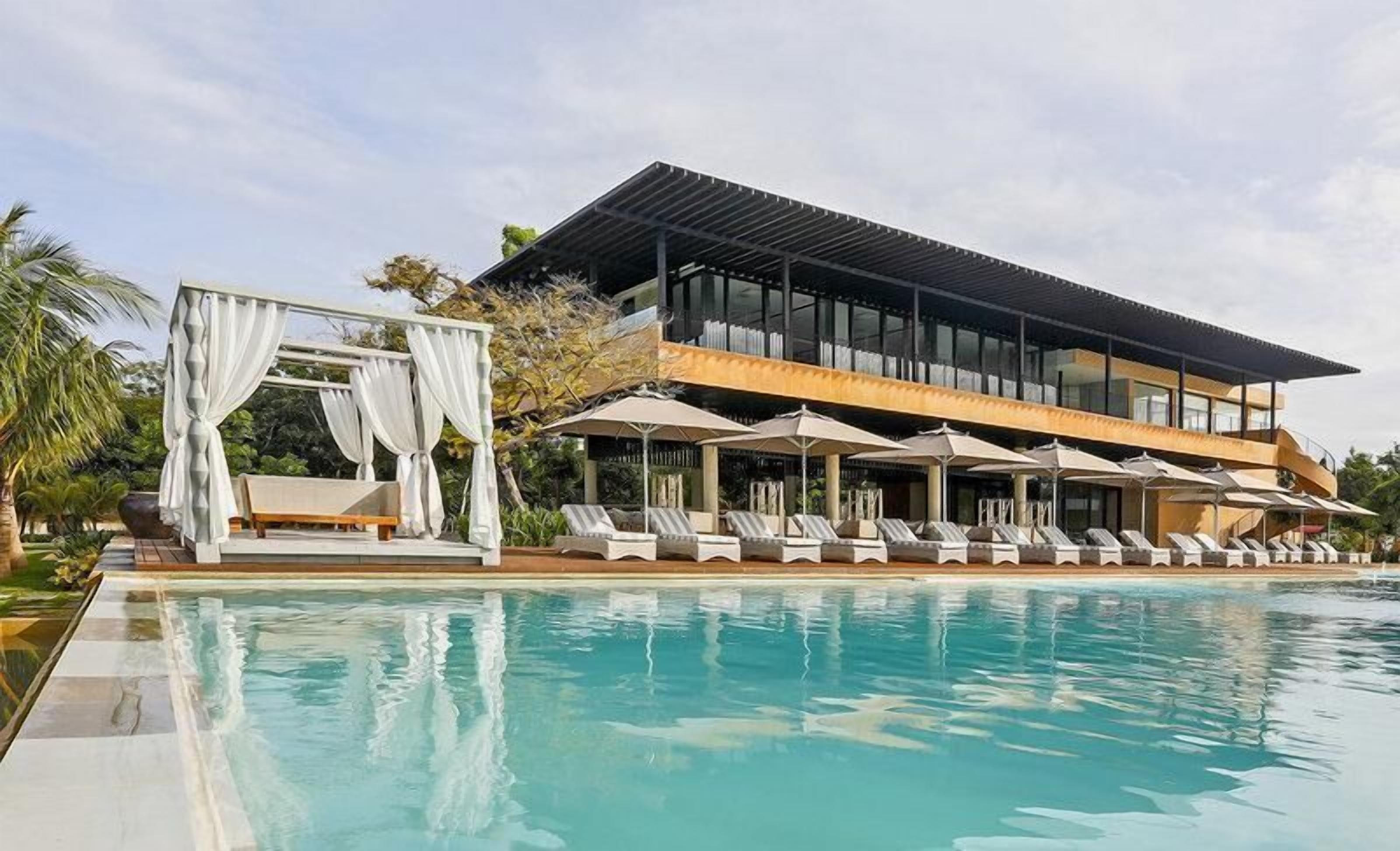 2 piscinas al aire libre