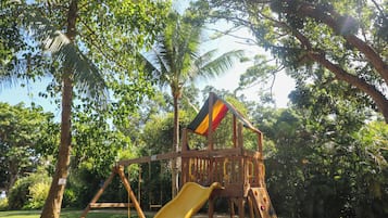 Children’s play area – outdoor