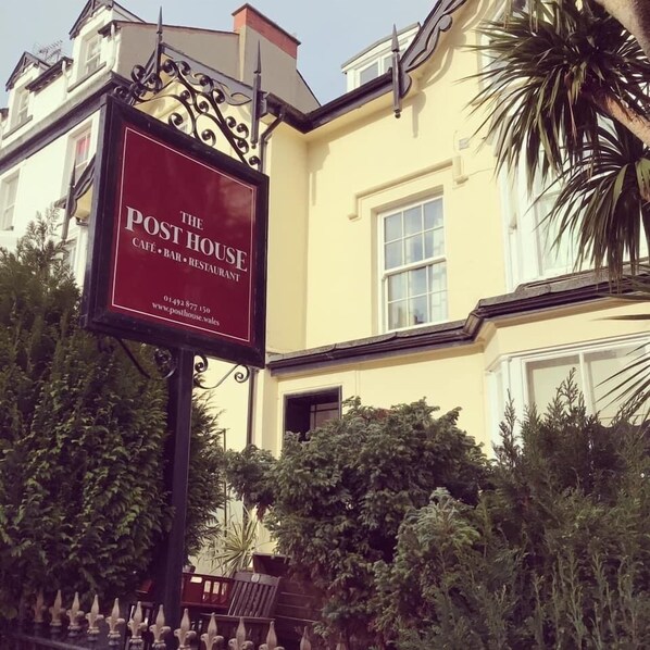 Garden - The Post House (Llandudno)
