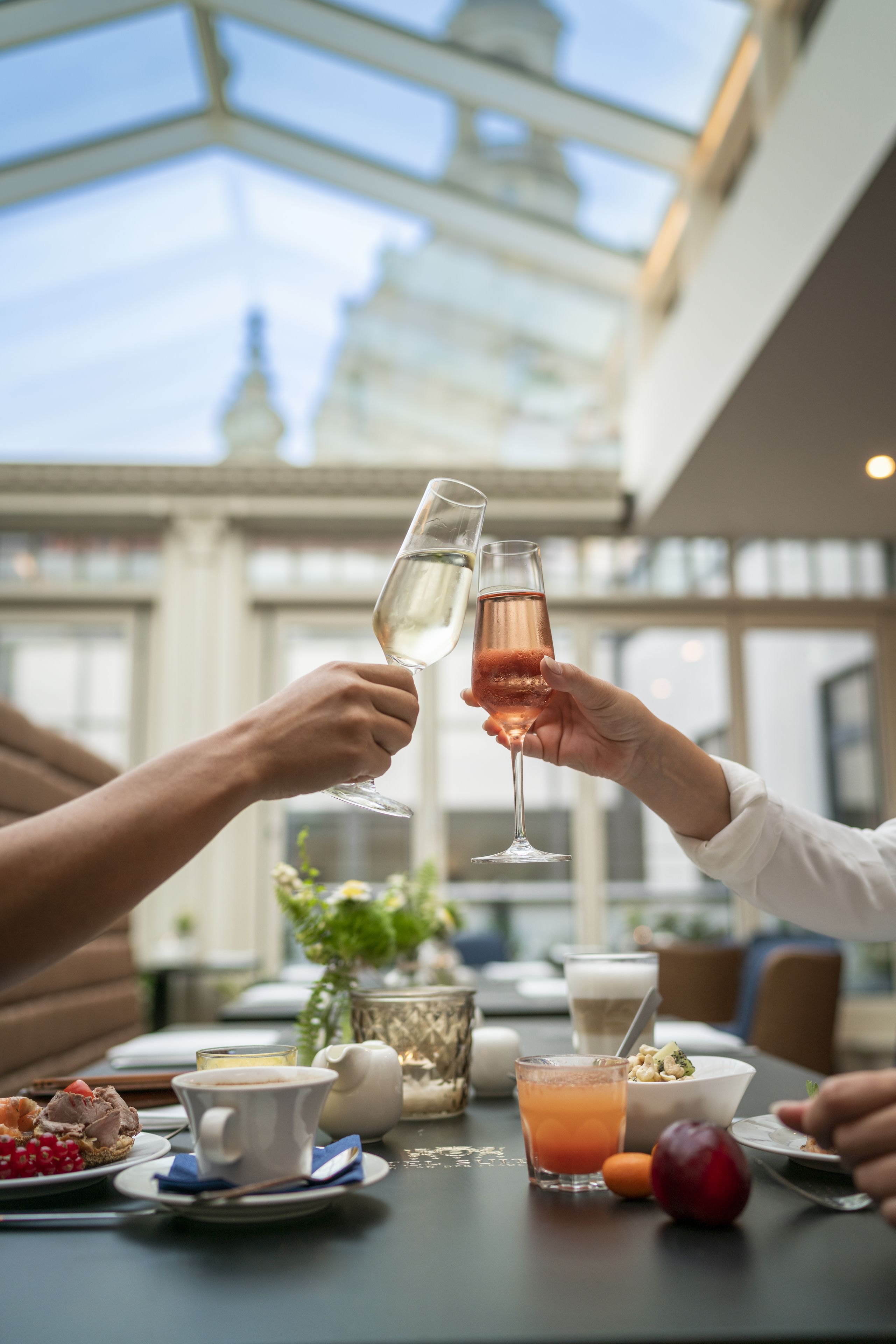 Tägliches Frühstücksbuffet gegen Gebühr