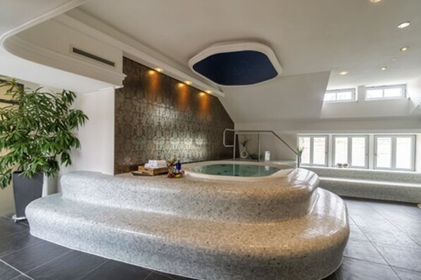 Body treatments, aromatherapy, body scrubs, facials, 2 treatment rooms - Suitess - An der Frauenkirche (Dresden)