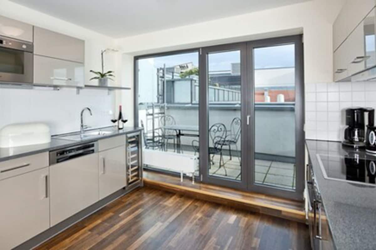 superior apartment | terrace/patio