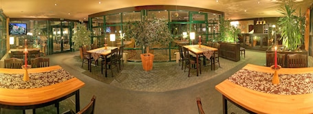 Free breakfast . Hotel & Restaurant 5 Linden