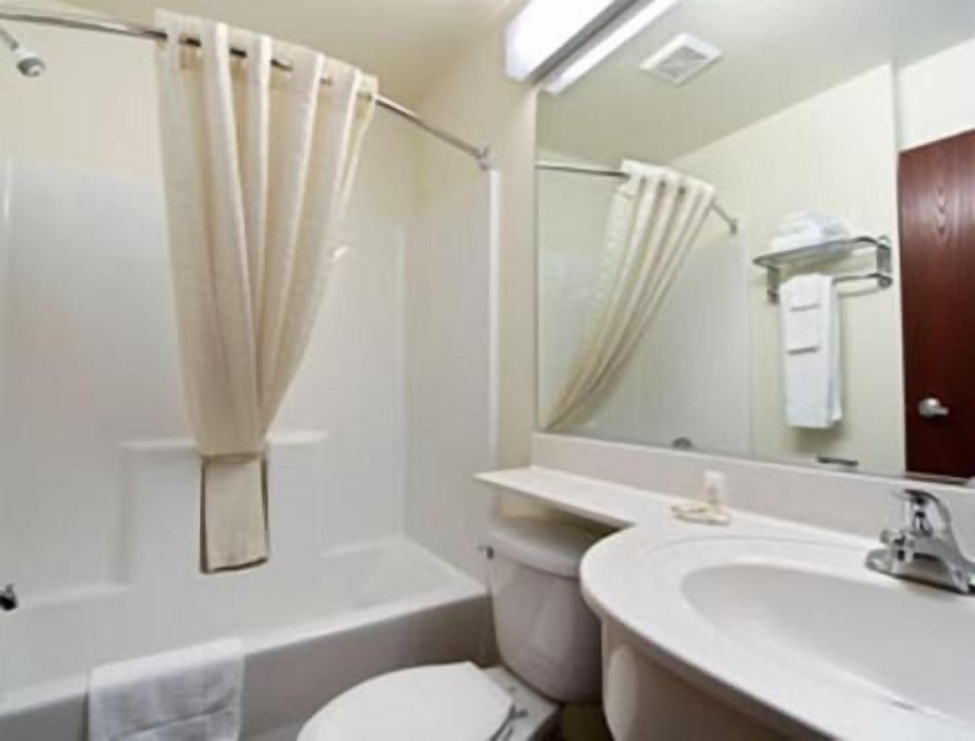 Bathroom | Separate tub and shower, hair dryer, towels