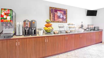 Free daily continental breakfast 