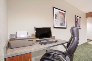 Business center - Microtel Inn & Suites by Wyndham Gassaway/Sutton (Gassaway)