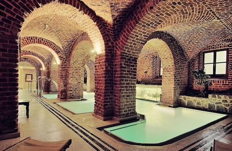 Piscina coperta. Hotel Zamek Ryn