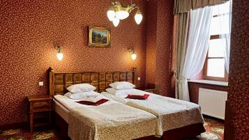 Classic-Apartment | Hochwertige Bettwaren, Minibar, Zimmersafe, individuell dekoriert