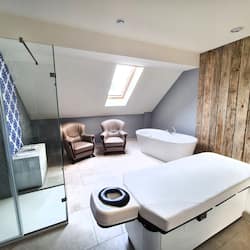 Couples treatment room(s), sauna, steam room, body treatments