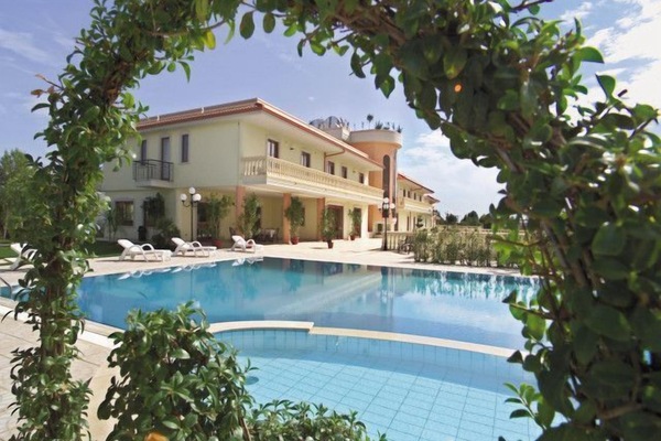 Piscina stagionale all'aperto