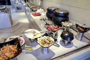 Frokostbuffé hver dag (INR 550 per person)