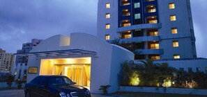 Fasade – kveld/natt