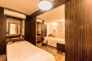 Couples treatment rooms, body treatments, body wraps, body scrubs - Royal Orchid Brindavan Gardens (Shrirangapattana)