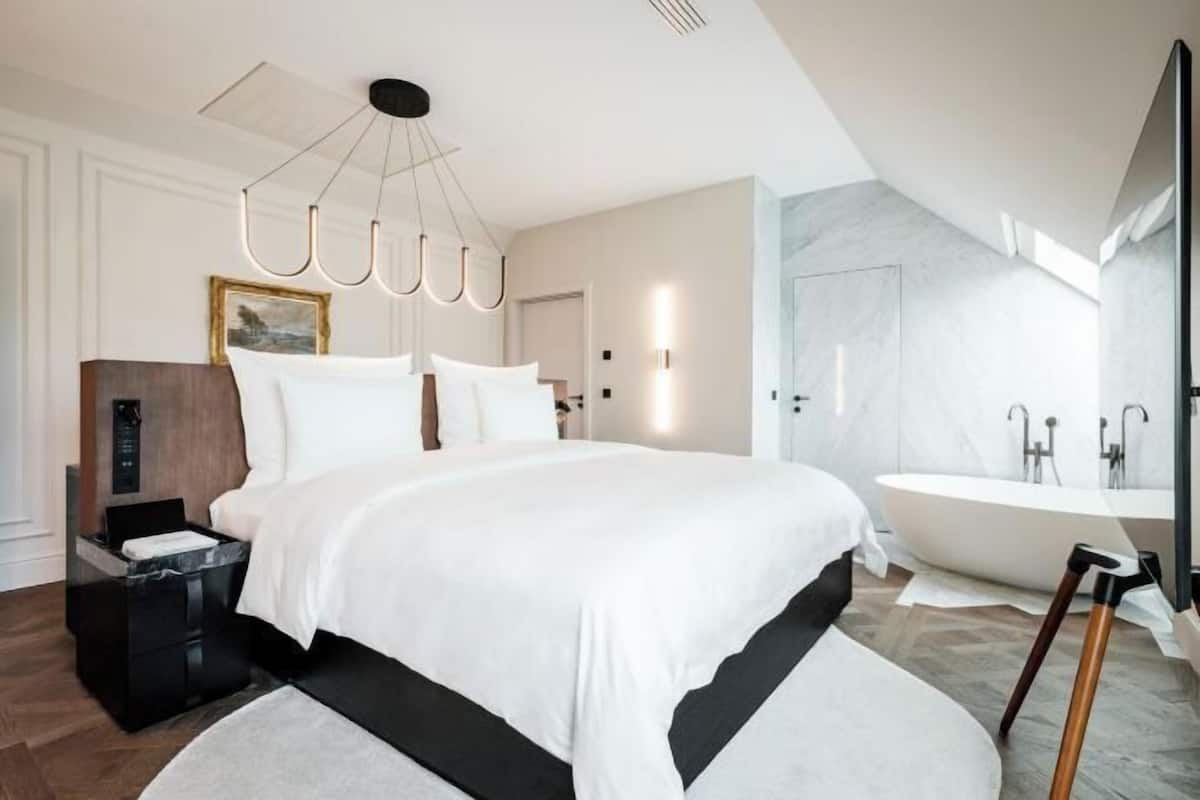 1 bedroom, premium bedding, down duvets, pillow-top beds