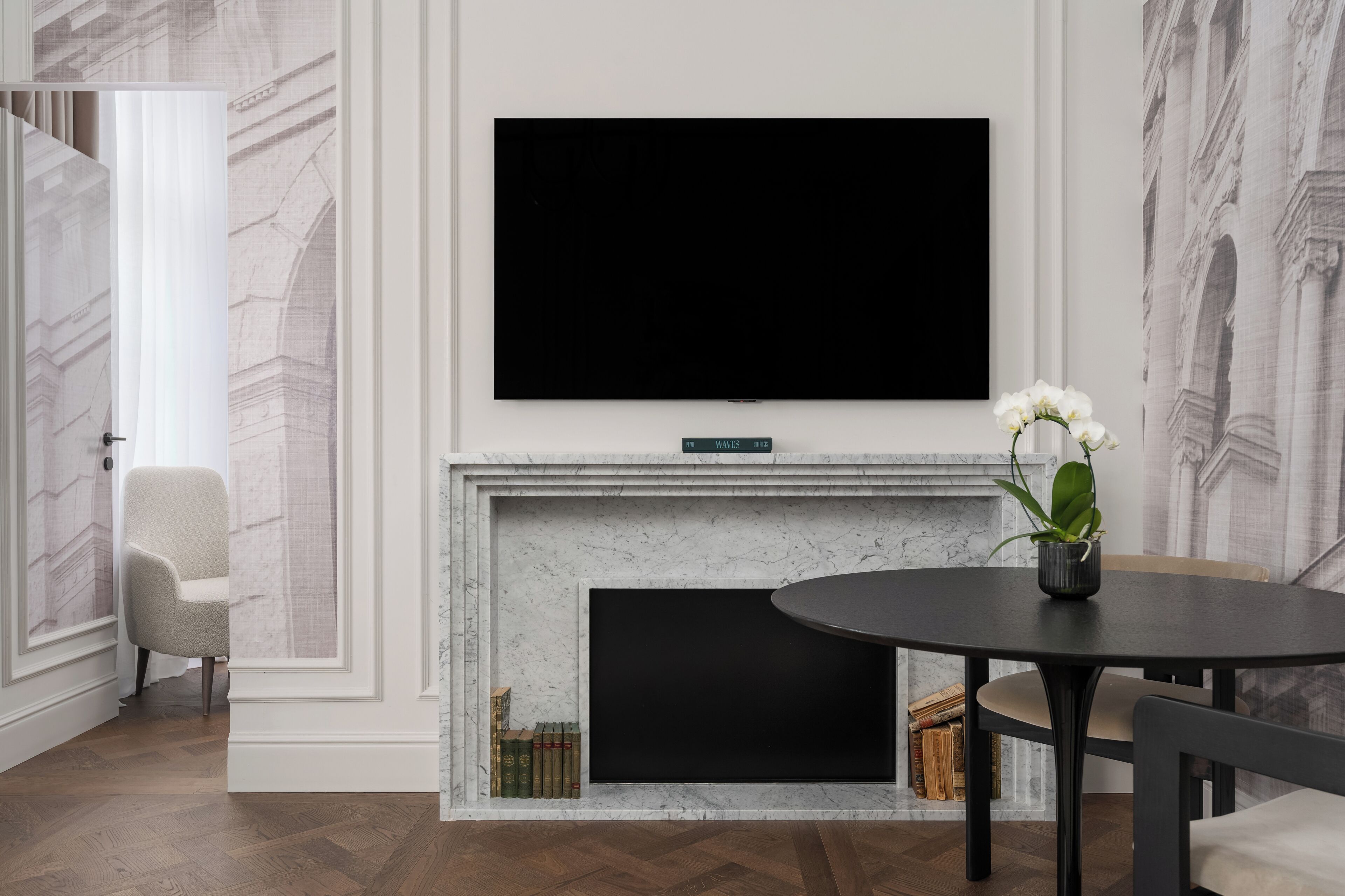 Executive Suite | Living area | 65-inch flat-screen TV with digital channels, TV, offices