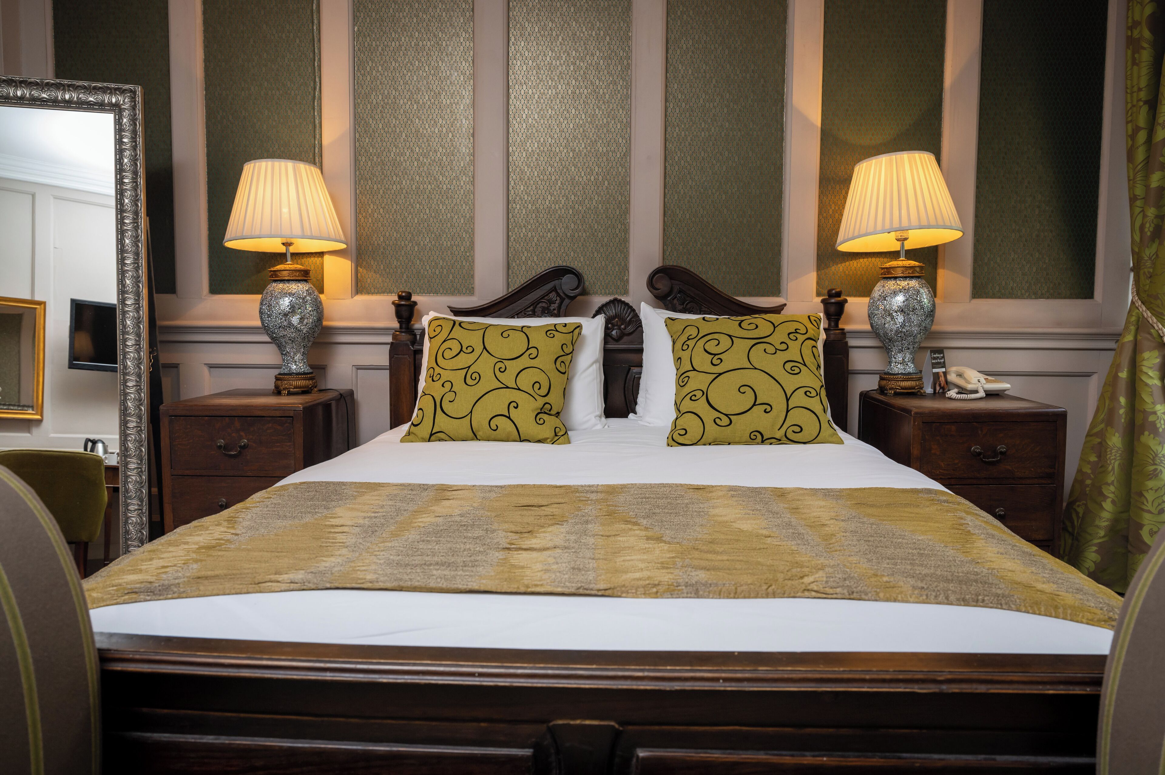 Foto - Cross Hands Hotel by Greene King Inns