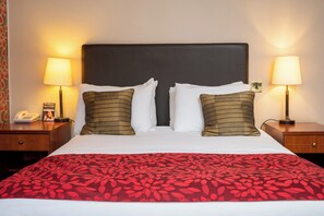 Desk, iron/ironing board, free WiFi - Cross Hands Hotel Old Sodbury by Greene King Inns (Bristol)