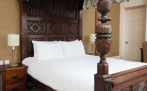 Superior Room | Desk, iron/ironing board, rollaway beds, free WiFi - Kings Arms Hotel Westerham by Greene King Inns (Westerham)