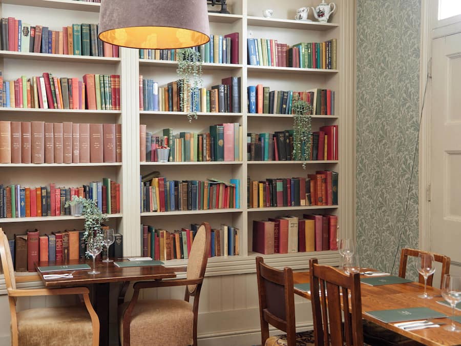 Breakfast, lunch and dinner served