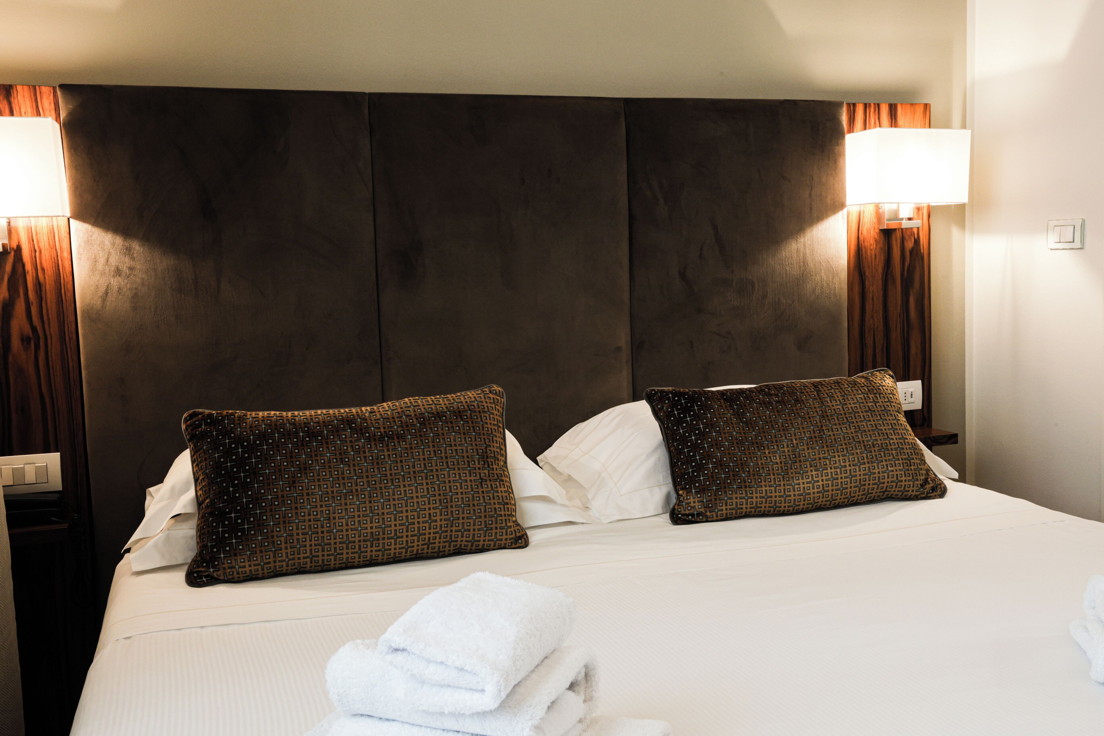 1 bedroom, hypo-allergenic bedding, down duvets, in-room safe