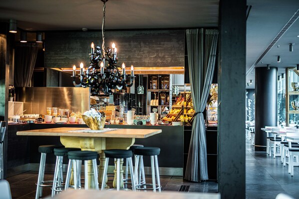 Breakfast, lunch and dinner served - Best Western Plus Net Tower Hotel Padova (Padova)