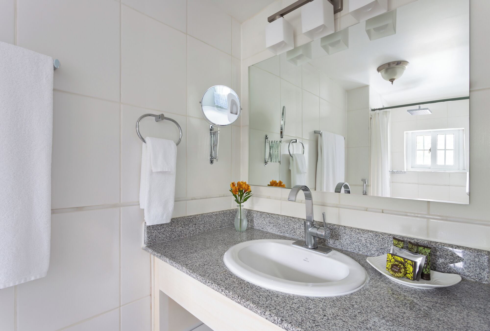 superior primavera | bathroom | shower, free toiletries, hair dryer, bathrobes