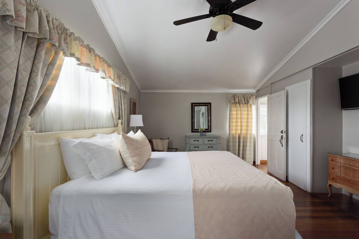 superior los novios | 1 bedroom, premium bedding, down duvets, pillow-top beds