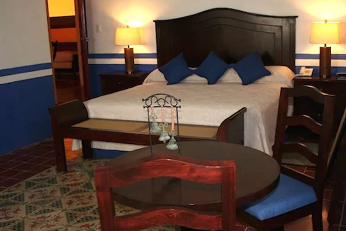 standard room, 1 double bed | 1 bedroom, in-room safe, iron/ironing board