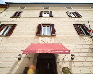 Front of property - La Fenice Park Hotel (Massa Marittima)