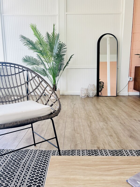 ฝ่ายต้อนรับ