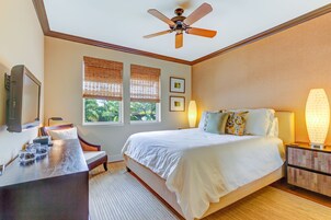 Townhome, 3 Bedrooms, Ocean View | Premium bedding, in-room safe, desk, laptop workspace