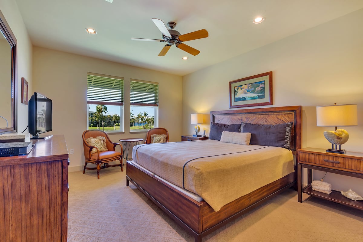 Premium bedding, in-room safe, individually decorated