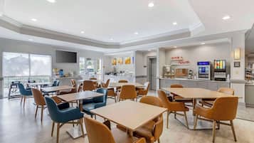 Free daily continental breakfast